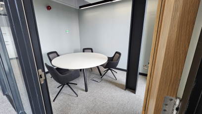 Desks in Office 2.012